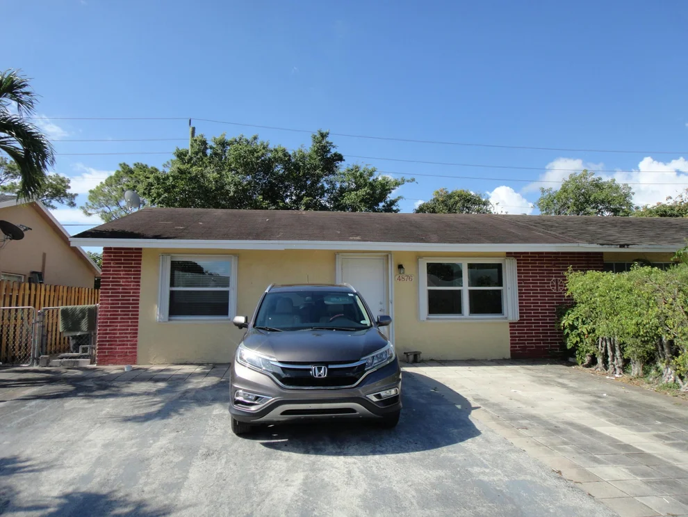 Unit for sale at 4876 Saratoga Road, West Palm Beach, FL 33415