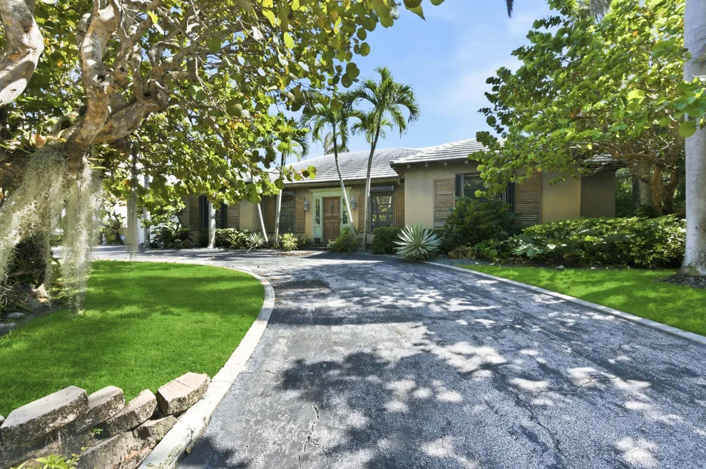 Unit for sale at 112 Algoma Road, Palm Beach, FL 33480
