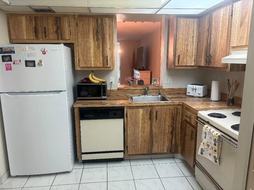 Unit for sale at 7561 NW 1st Street, Margate, FL 33063