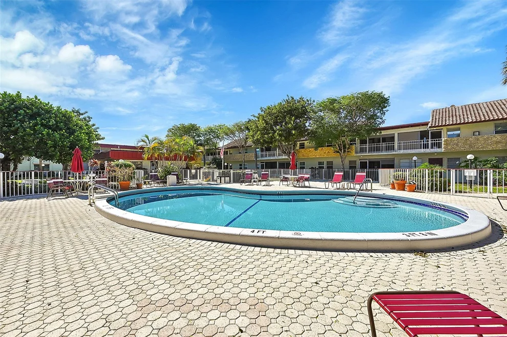 Unit for sale at 860 SE 6th Avenue, Deerfield Beach, FL 33441