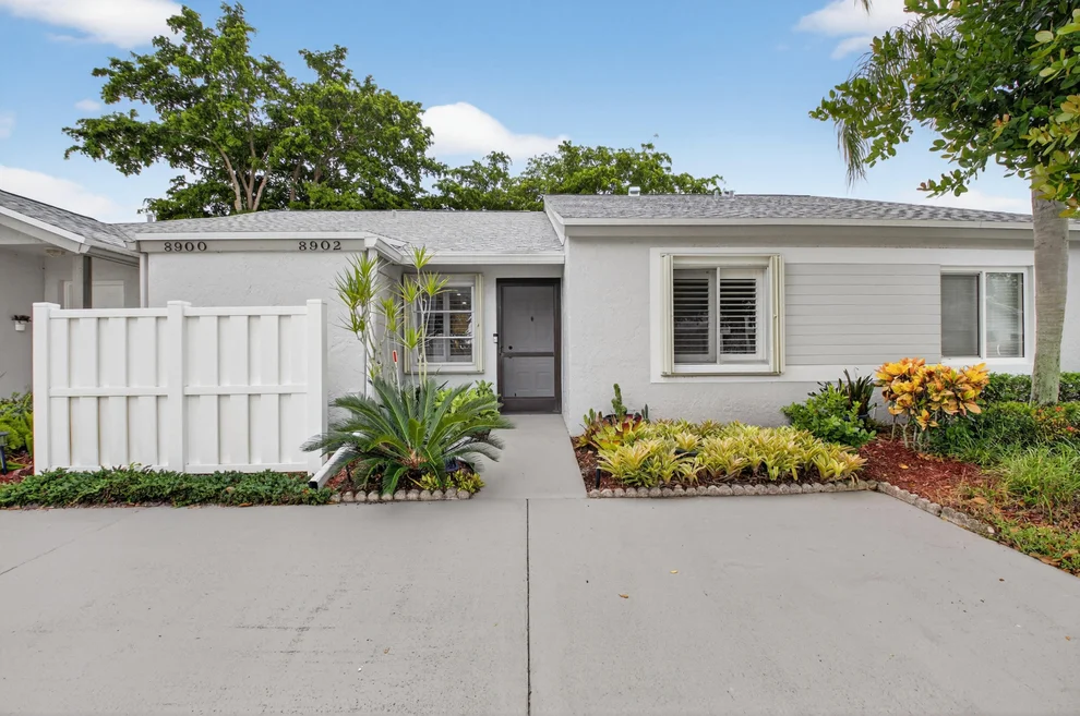 Unit for sale at 8902 Meadowlark Way, Boca Raton, FL 33496