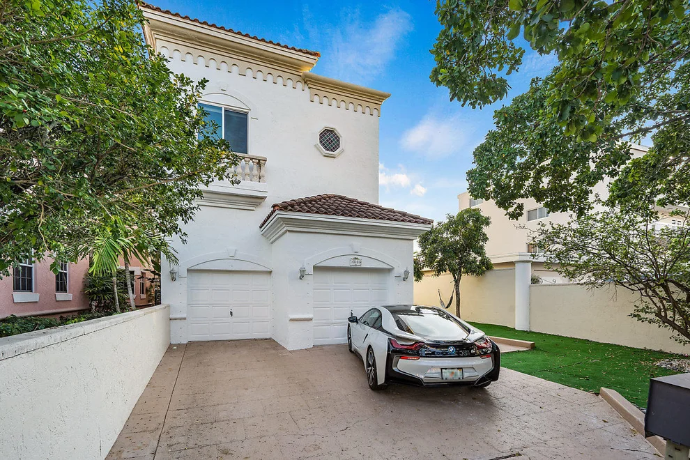 Unit for sale at 310 E Royal Palm Road, Boca Raton, FL 33432