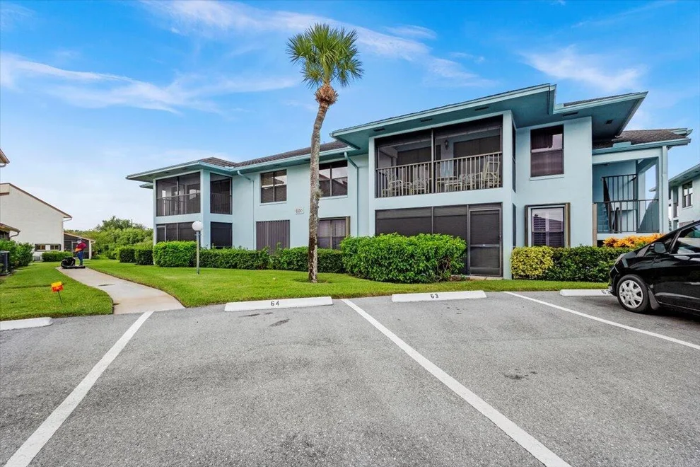 Unit for sale at 950 S Kanner Hwy, Stuart, FL 34994