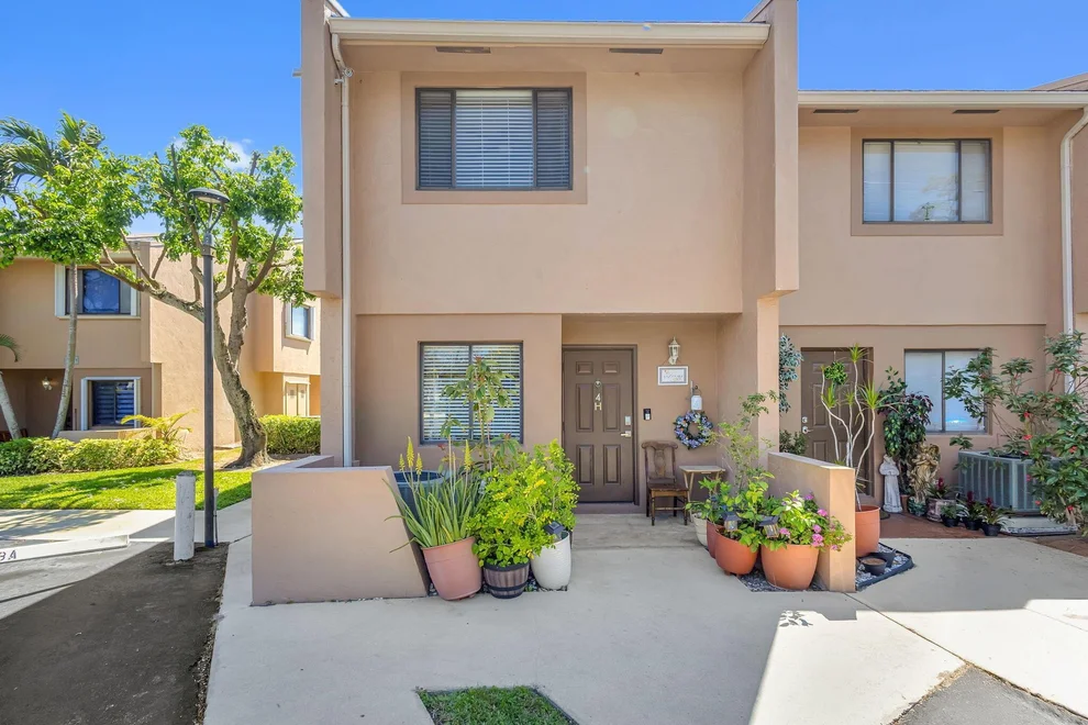 Unit for sale at 139 Sparrow Drive, Royal Palm Beach, FL 33411