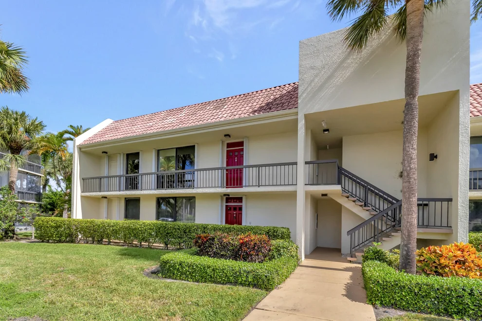 Unit for sale at 2520 Presidential Way, West Palm Beach, FL 33401