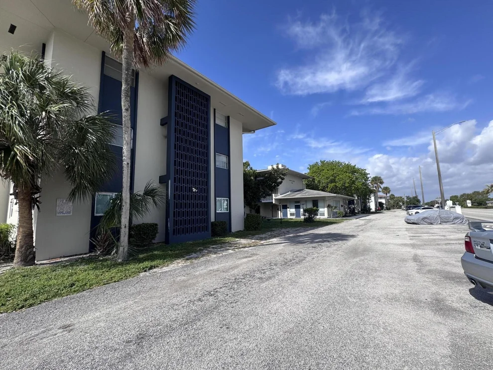 Unit for sale at 1150 E Sample Road, Pompano Beach, FL 33064