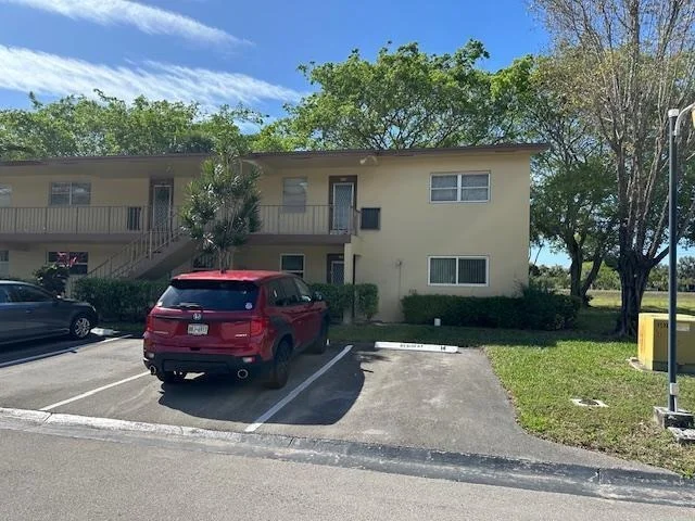 Unit for sale at 7500 NW 1st Street, Margate, FL 33063