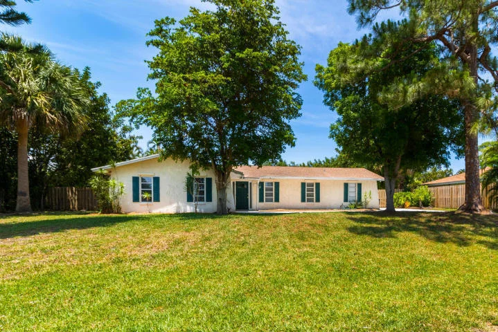 Unit for sale at 4267 Heather Circle W, Palm Beach Gardens, FL 33410