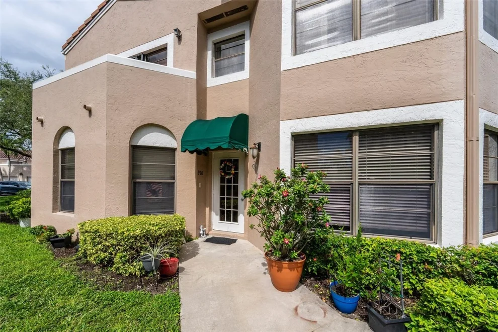 Unit for sale at 6606 Villa Sonrisa Drive, Boca Raton, FL 33433
