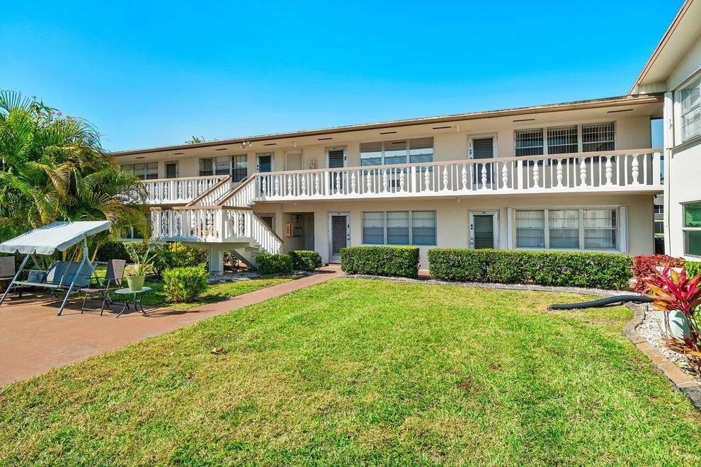 Unit for sale at 202 Windsor I, West Palm Beach, FL 33417
