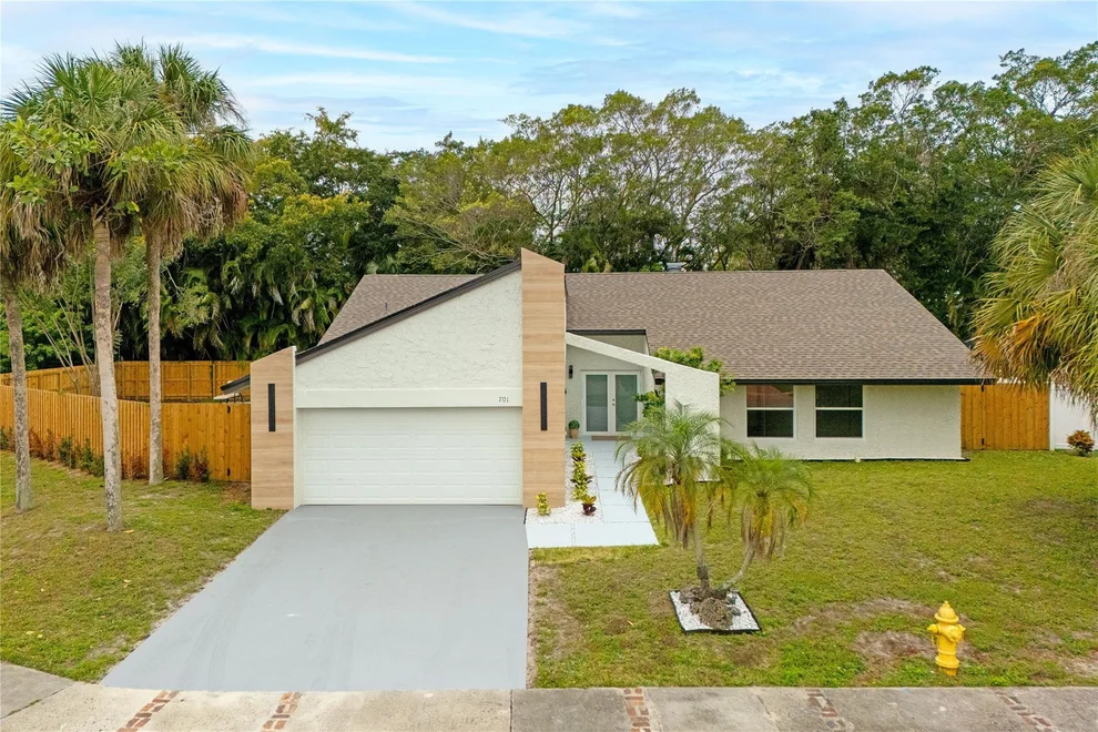 Unit for sale at 701 NW 77th Avenue, Plantation, FL 33324