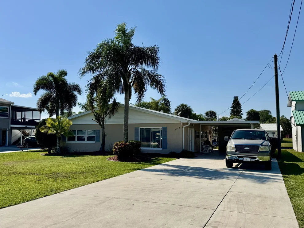 Unit for sale at 1183 Canal Way, Okeechobee, FL 34974