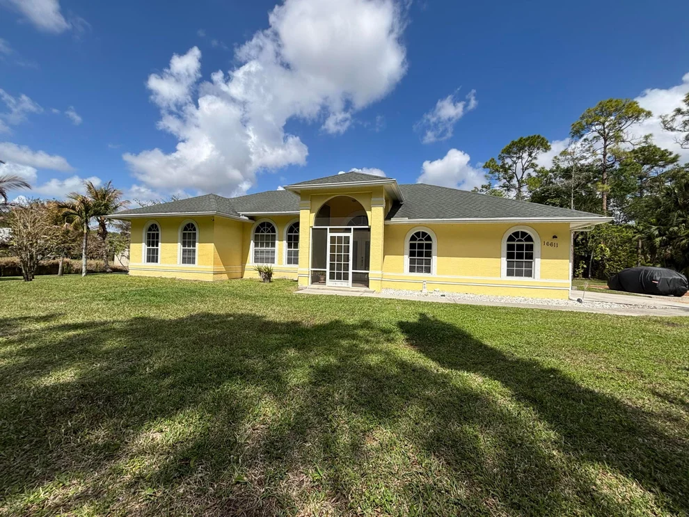 Unit for sale at 16611 N 68th St Street N, The Acreage, FL 33470