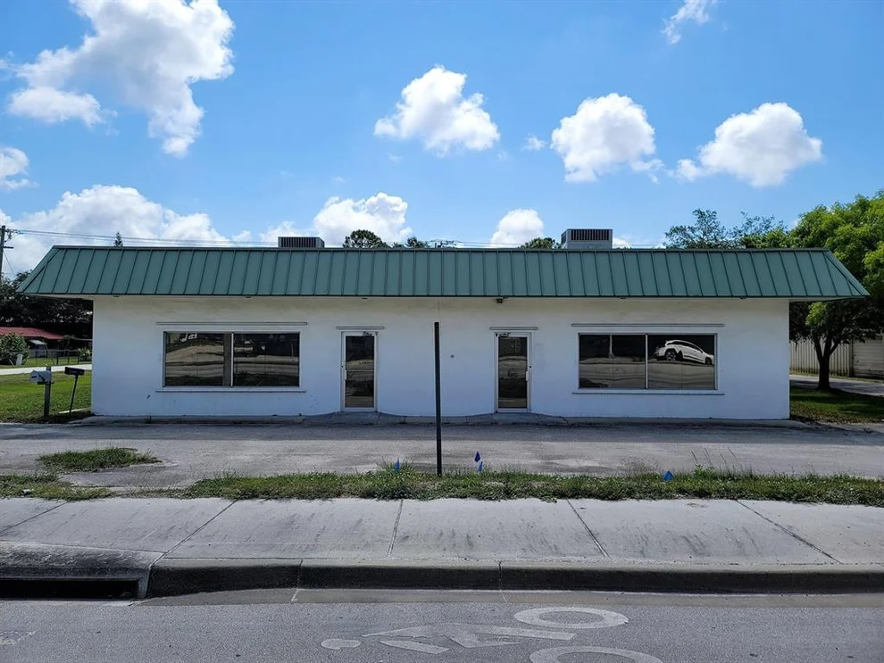 Unit for sale at 1020 N Parrott Avenue, Okeechobee, FL 34972