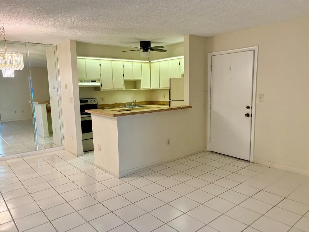 Unit for sale at 9384 S Belfort Circle, Tamarac, FL 33321