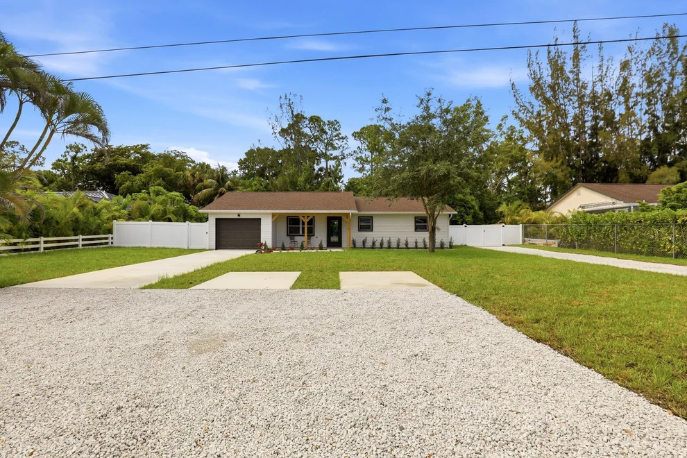 Unit for sale at 15409 Los Angeles Drive, Loxahatchee Groves, FL 33470