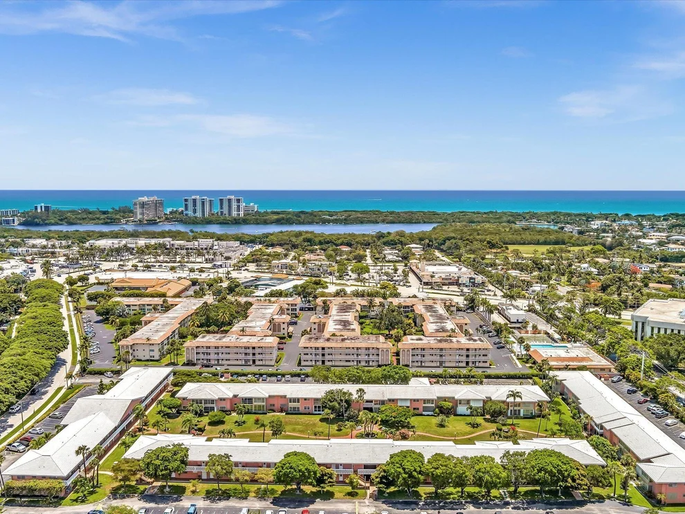 Unit for sale at 300 NE 20th Street, Boca Raton, FL 33431