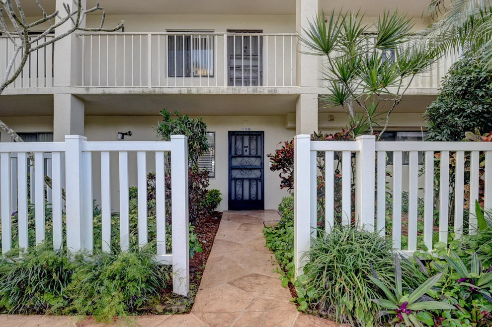 Unit for sale at 7240 Huntington Lane, Delray Beach, FL 33446