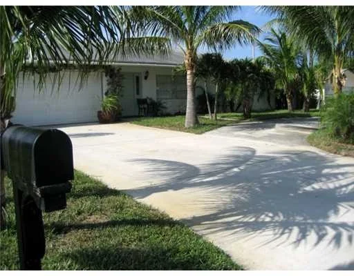 Unit for sale at 727 SW 27th Terrace, Boynton Beach, FL 33435
