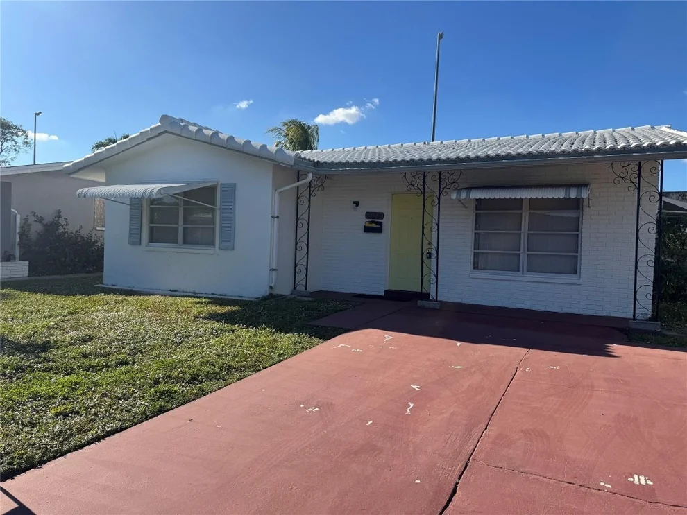 Unit for sale at 4949 NW 48th Way, Tamarac, FL 33319