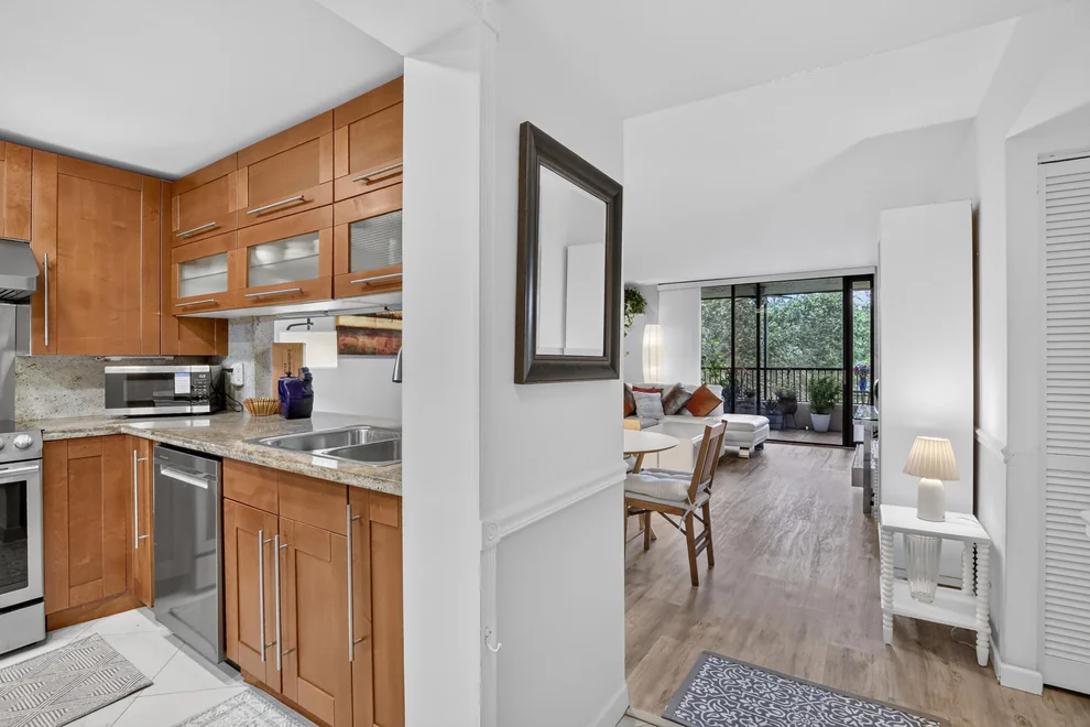 Unit for sale at 7500 NW 1st Court, Plantation, FL 33317