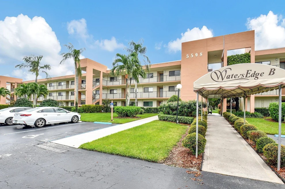 Unit for sale at 5598 Witney Drive, Delray Beach, FL 33484