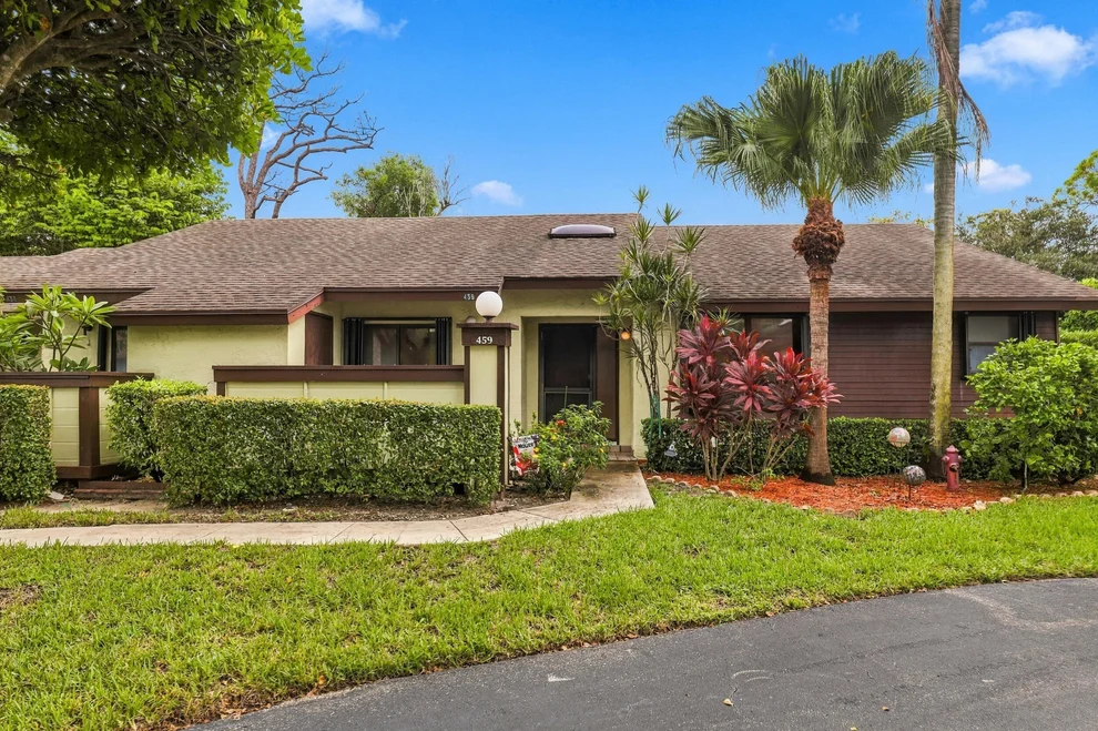 Unit for sale at 459 KNOLLWOOD Court, Royal Palm Beach, FL 33411