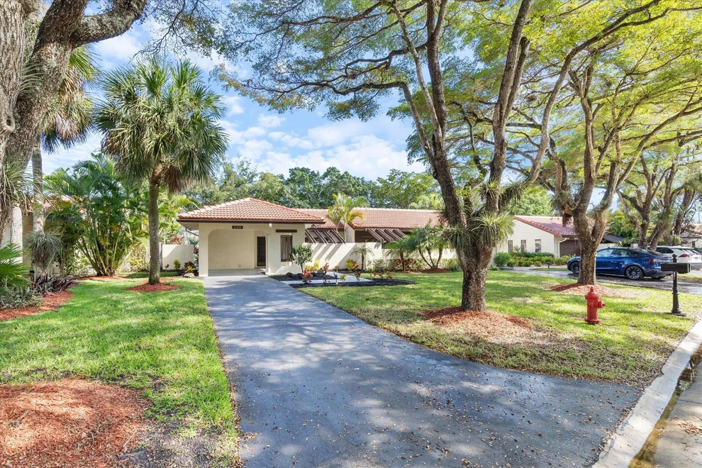 Unit for sale at 21690 Tall Palm Circle, Boca Raton, FL 33433
