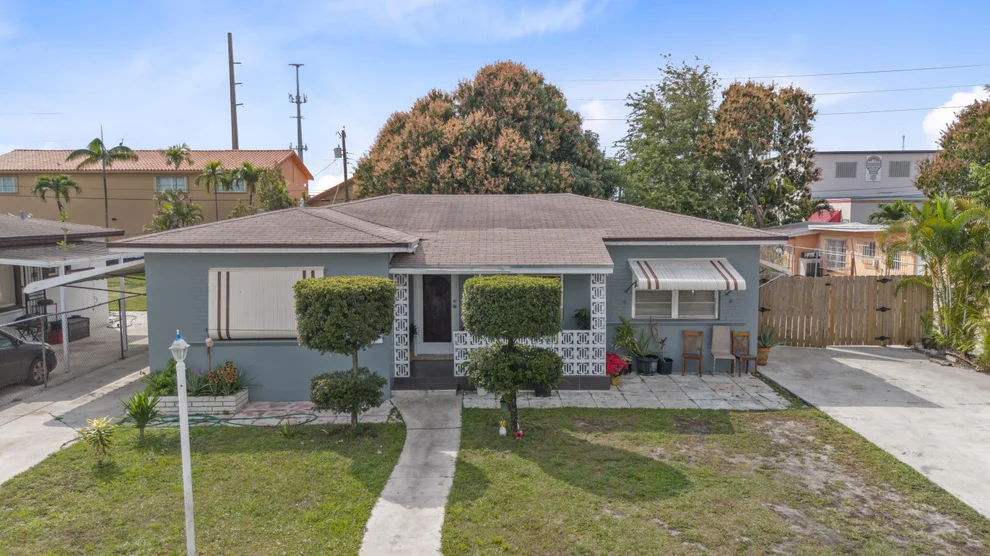 Unit for sale at 250 W 30th Street, Hialeah, FL 33012