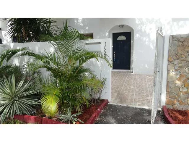Unit for sale at 3928 SW 67th Te, Davie, FL 33314