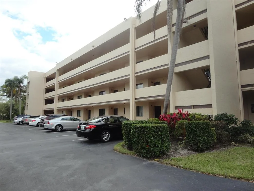 Unit for sale at 3154 Via Poinciana, Lake Worth, FL 33467