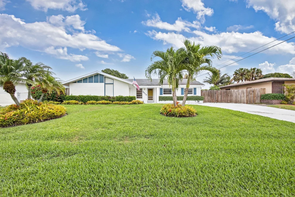 Unit for sale at 9820 Daisy Avenue, Palm Beach Gardens, FL 33410