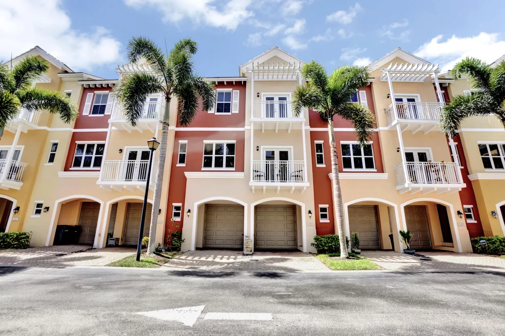 Unit for sale at 2321 Vintage Drive, Lighthouse Point, FL 33064