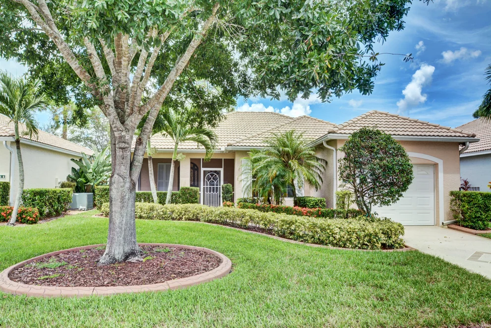 Unit for sale at 862 NW Sarria Court, Port St Lucie, FL 34986
