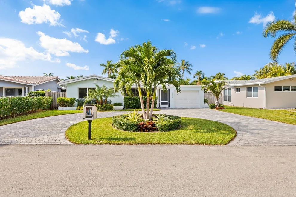 Unit for sale at 2601 NE 20th Avenue, Lighthouse Point, FL 33064