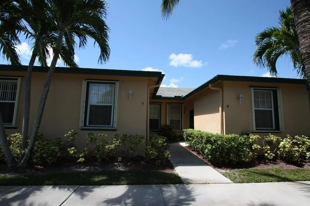 Unit for sale at 3158 Via Poinciana, Lake Worth, FL 33467