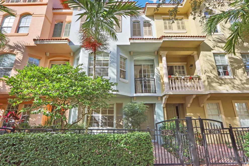 Unit for sale at 2747 Ravella Way, Palm Beach Gardens, FL 33410