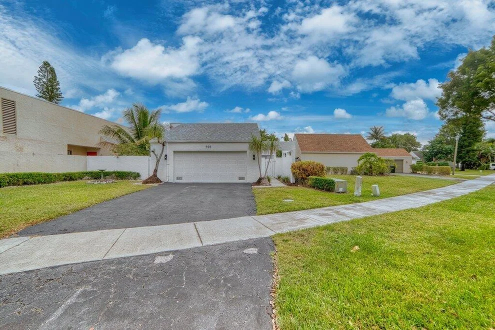 Unit for sale at 905 NW 22nd Avenue, Delray Beach, FL 33445