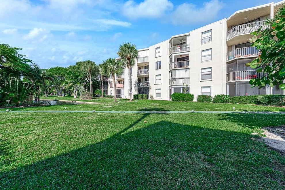 Unit for sale at 890 N Federal Highway, Lantana, FL 33462