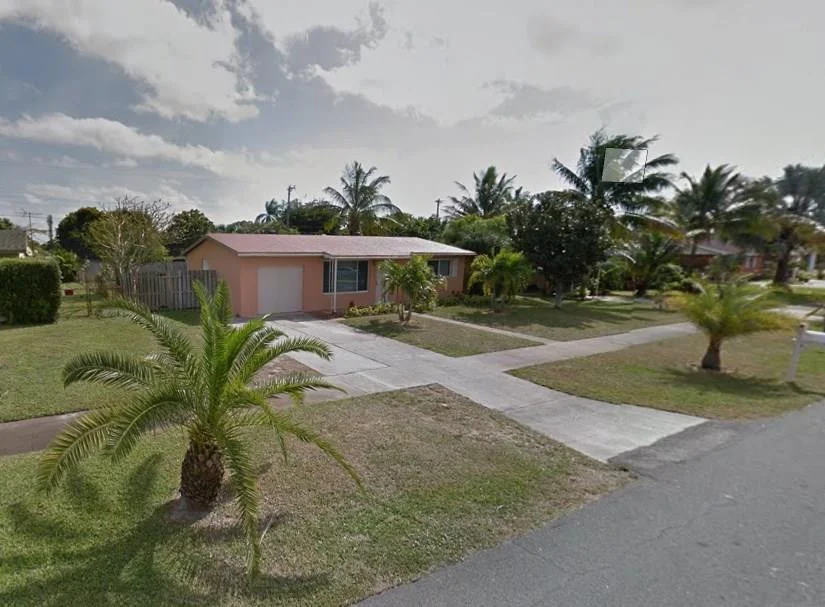 Unit for sale at 352 Henthorne Drive, Palm Springs, FL 33461