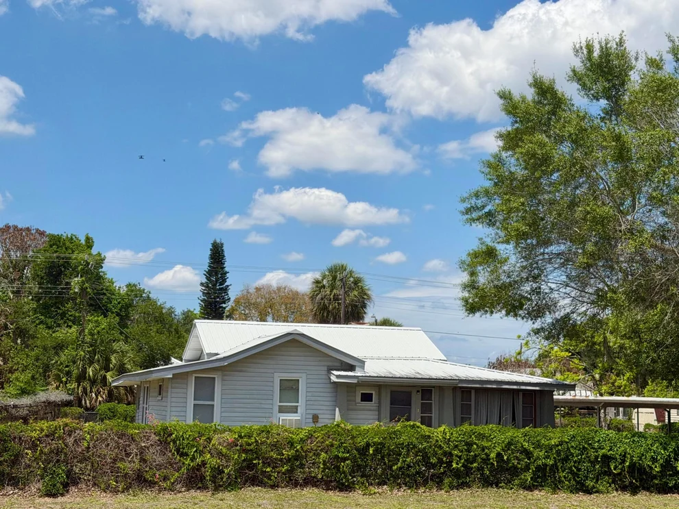 Unit for sale at 207 SE 4th Street, Okeechobee, FL 34974