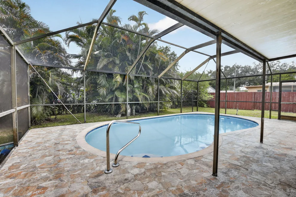 Unit for sale at 8968 SW 52nd Place, Cooper City, FL 33328