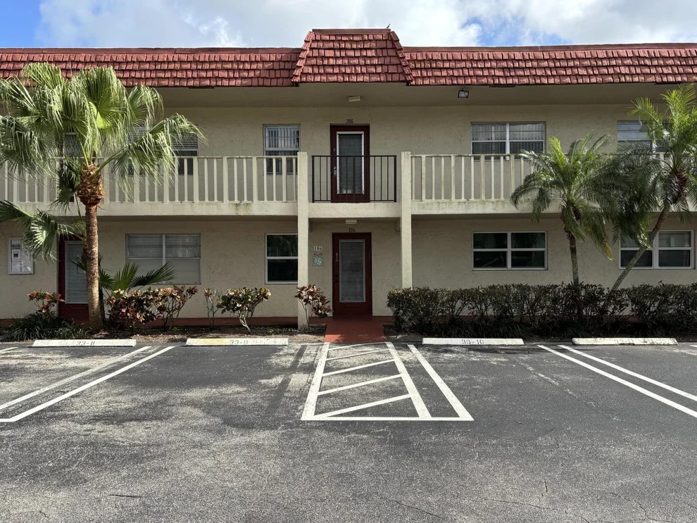 Unit for sale at 33 Abbey Lane, Delray Beach, FL 33446