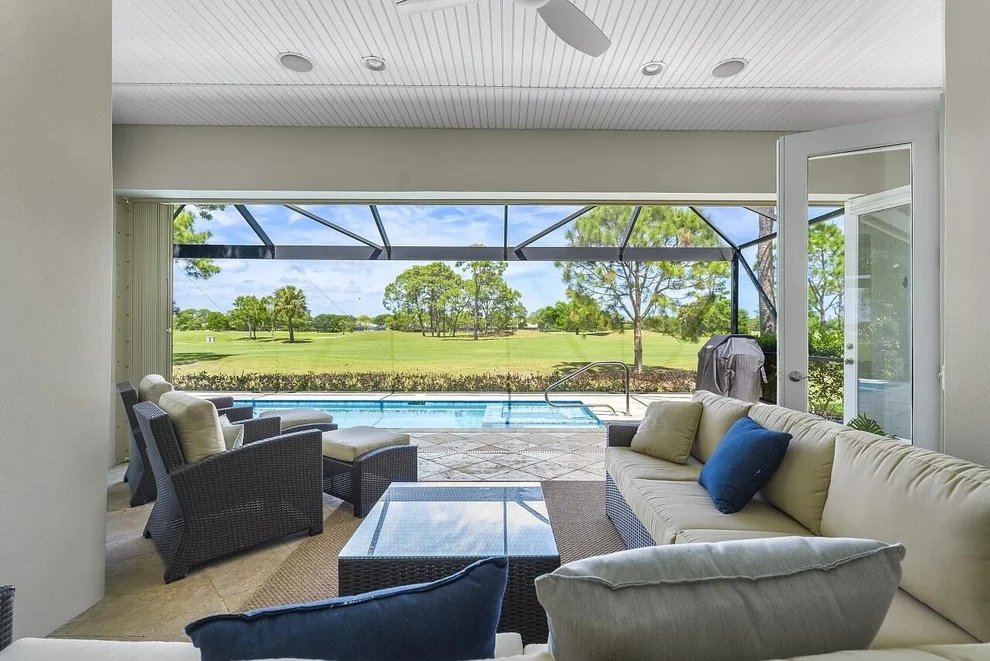 Unit for sale at 842 Carolina Circle SW, Vero Beach, FL 32962