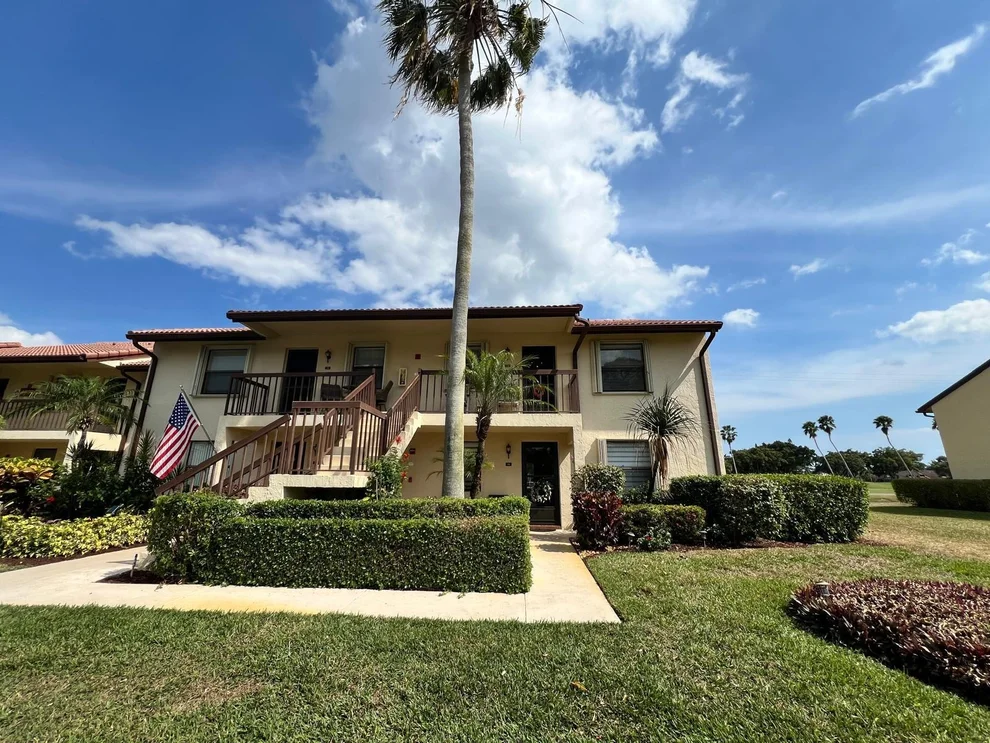 Unit for sale at 4682 Lucerne Lakes Boulevard, Lake Worth, FL 33467