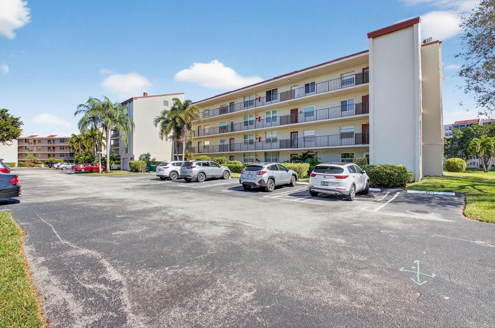 Unit for sale at 27 Abbey Lane, Delray Beach, FL 33446