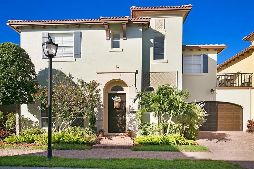 Unit for sale at 121 Via Poinciana Lane, Boca Raton, FL 33487