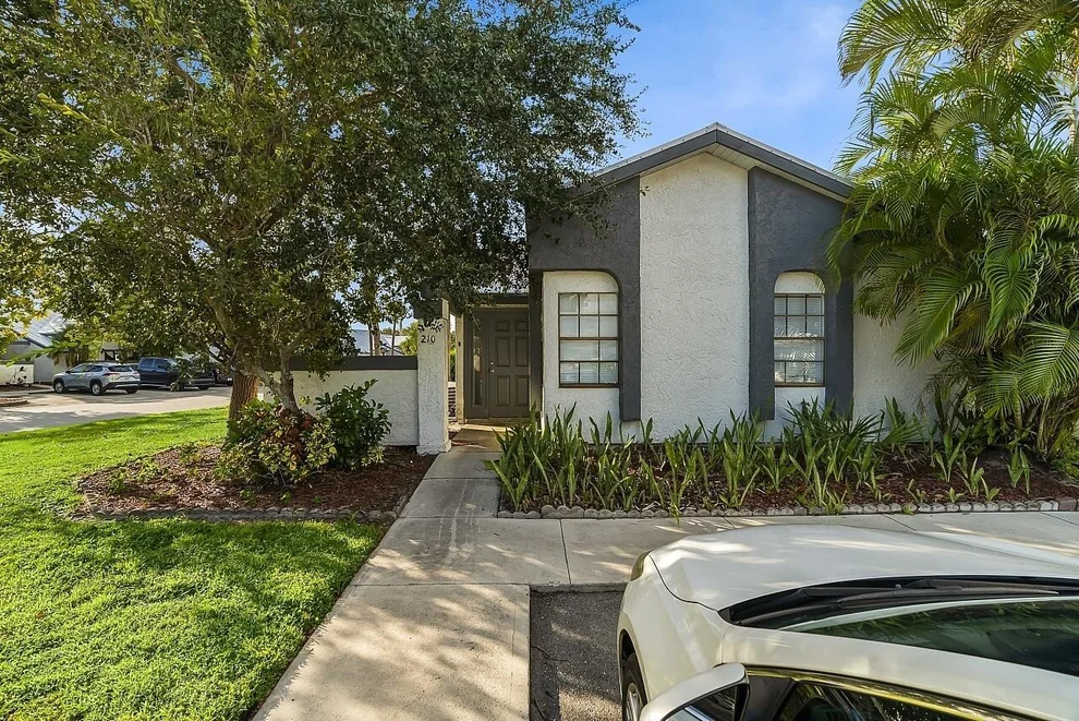 Unit for sale at 210 SW Sterret Circle, Port St Lucie, FL 34953