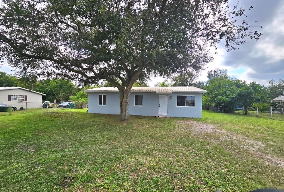 Unit for sale at 7860 NE 16th Street, Okeechobee, FL 34974