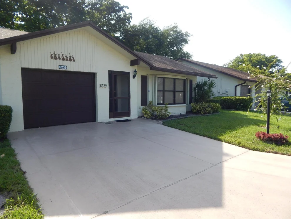 Unit for sale at 6239 Lakemont Circle, Greenacres, FL 33463